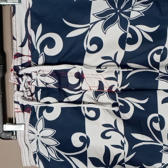 MLB Genuine Merchandise Boston Red Sox Swim Trunks w Red Sock Pocket XL - Picture 3 of 7